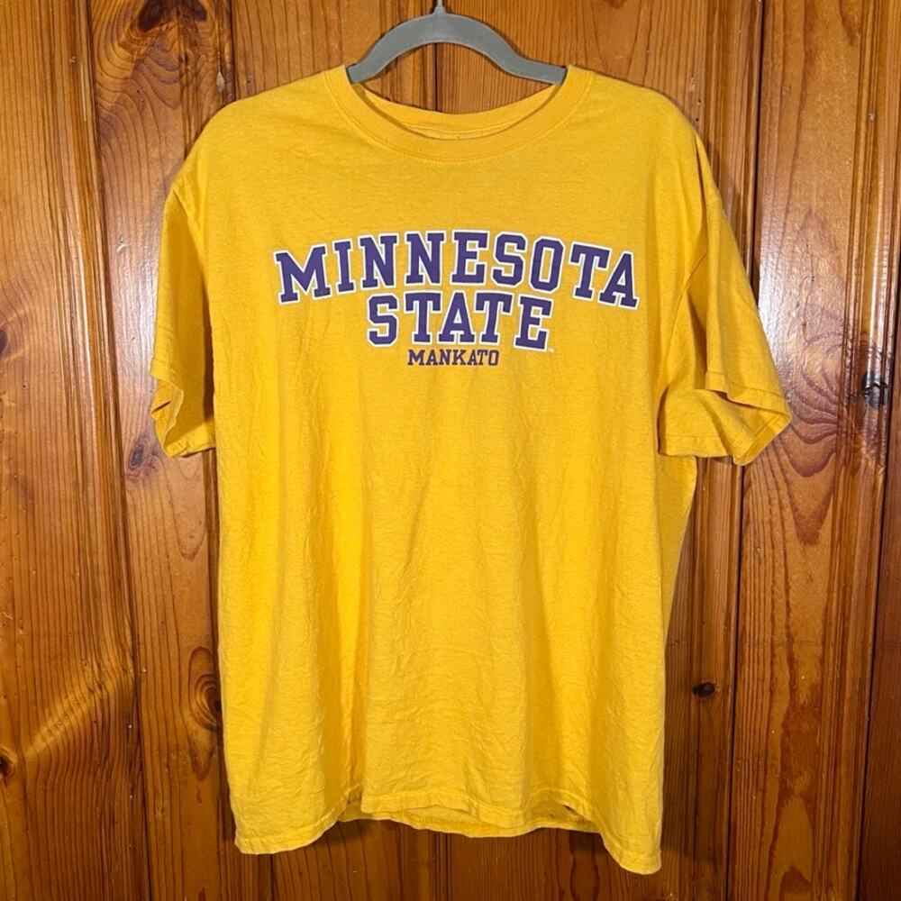 Gildan Large College Graphic T-Shirt Yellow Regular